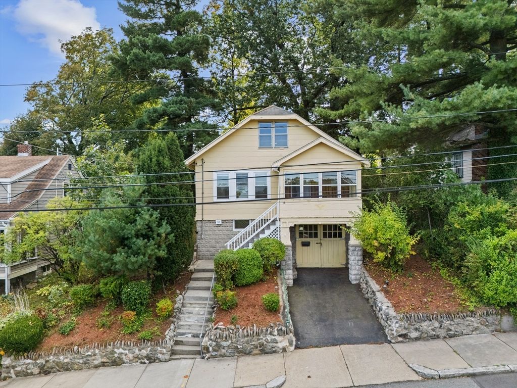 Attached, Exterior, Facade, Raised Ranch