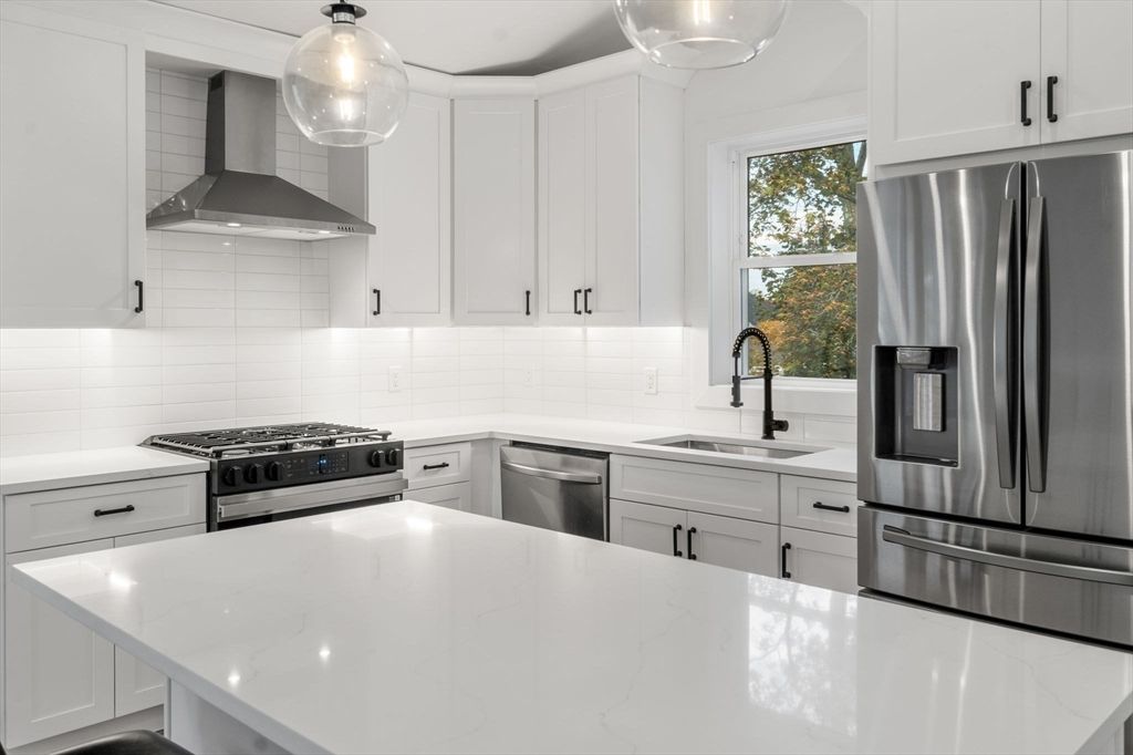 Interior, Kitchen, Pendant Lights, Stainless Steel Appliances