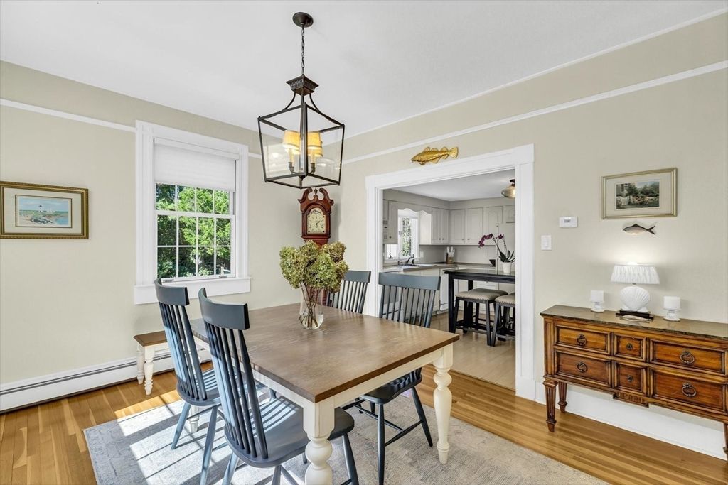 Dining room, Interior, Kitchen, Pendant Lights, Wood Texture Flooring