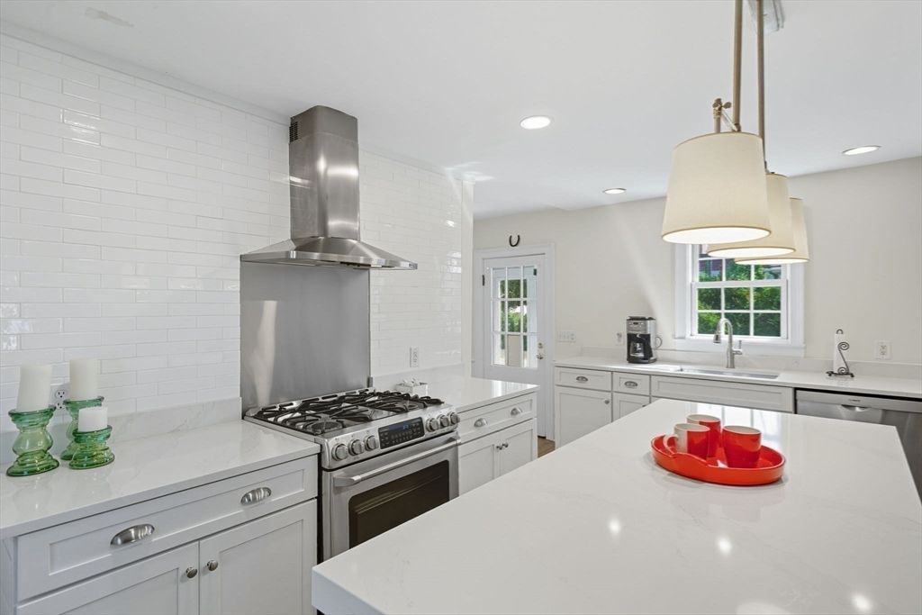 Interior, Kitchen, Pendant Lights, Recessed Lighting, Stainless Steel Appliances