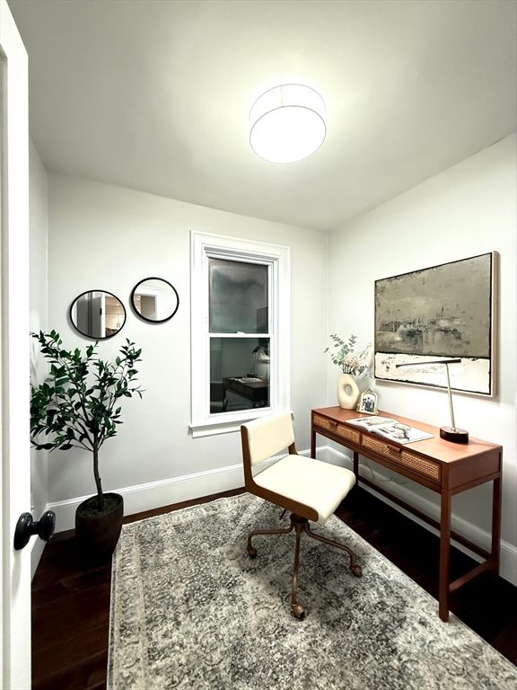 Home Office, Interior