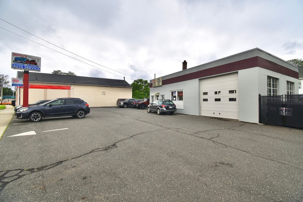 Detached Garage, Exterior