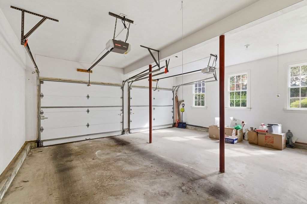 Garage, Interior