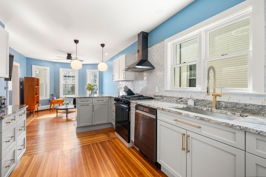 Dining room, Interior, Kitchen, Pendant Lights, Wood Texture Flooring