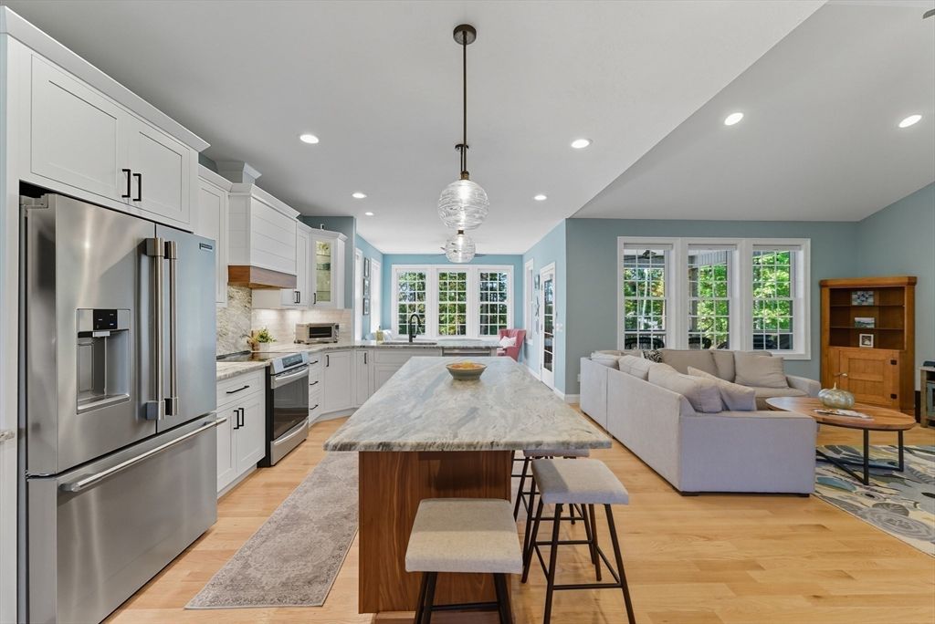 Interior, Kitchen, Living room, Pendant Lights, Recessed Lighting, Stainless Steel Appliances, Wood Texture Flooring