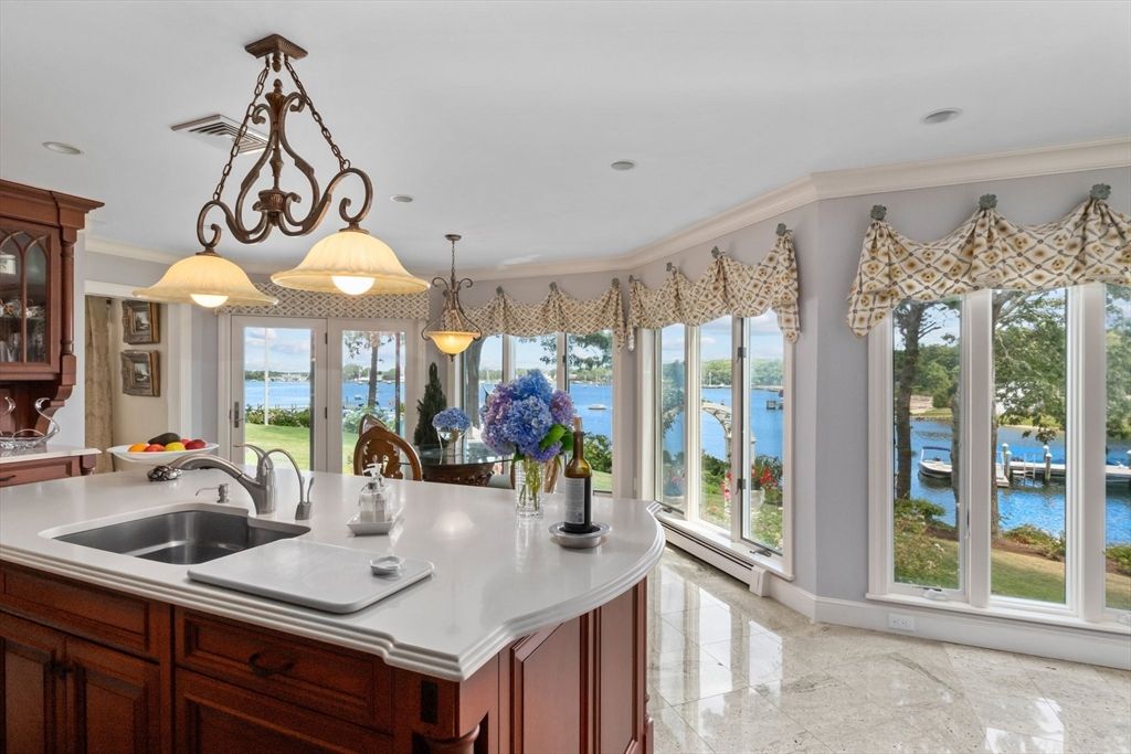 Chandelier, Dining room, Interior, Kitchen, Pendant Lights, Recessed Lighting, Water