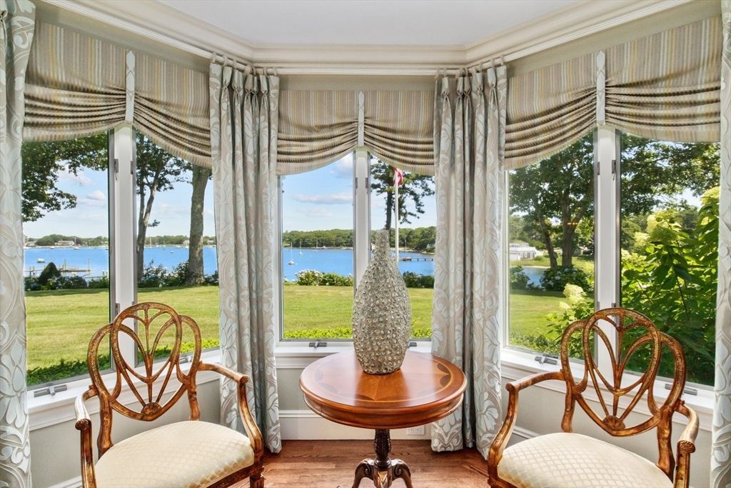 Interior, Sun Room, Water, Wood Texture Flooring