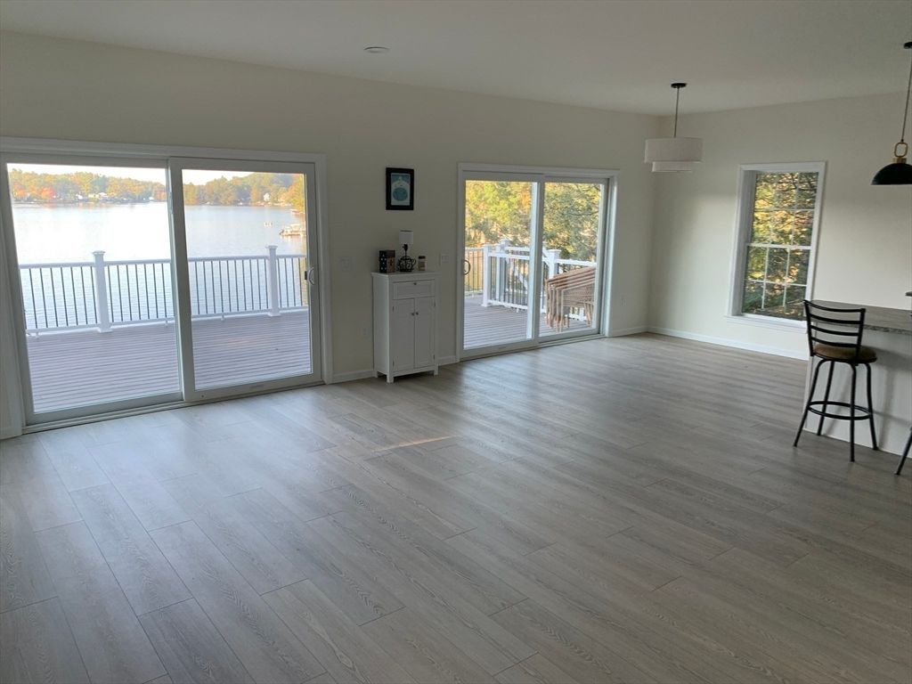 Empty room, Interior, Pendant Lights, Wood Texture Flooring