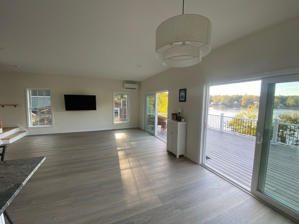 Interior, Pendant Lights, Wood Texture Flooring