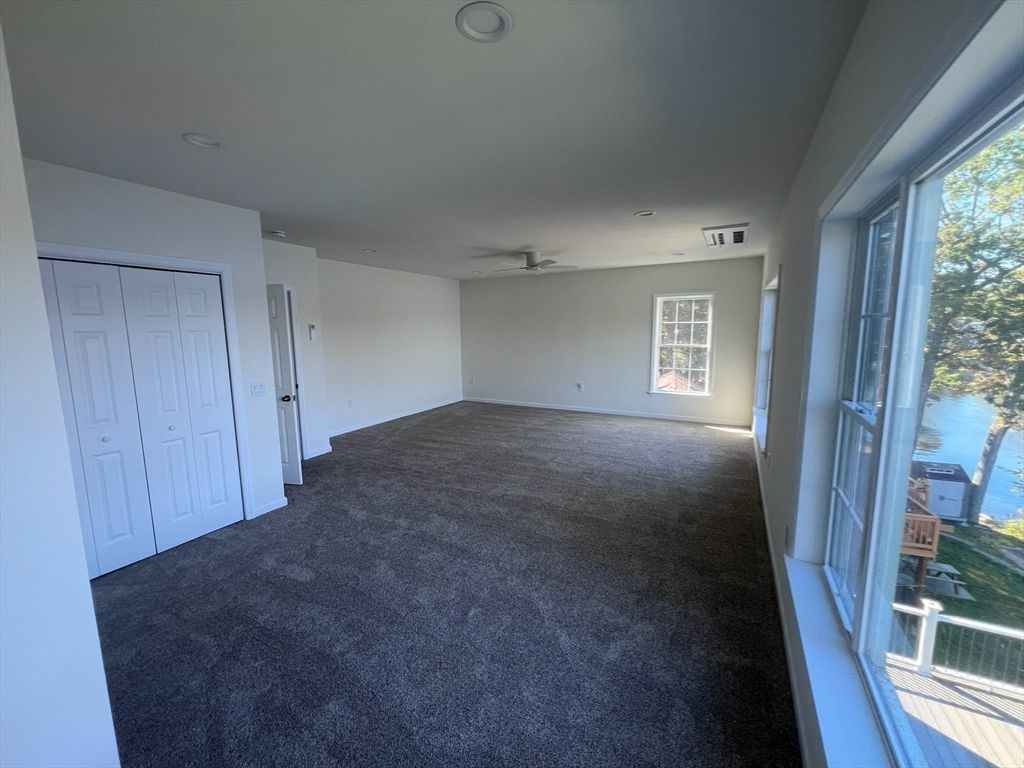 Empty room, Interior, Water
