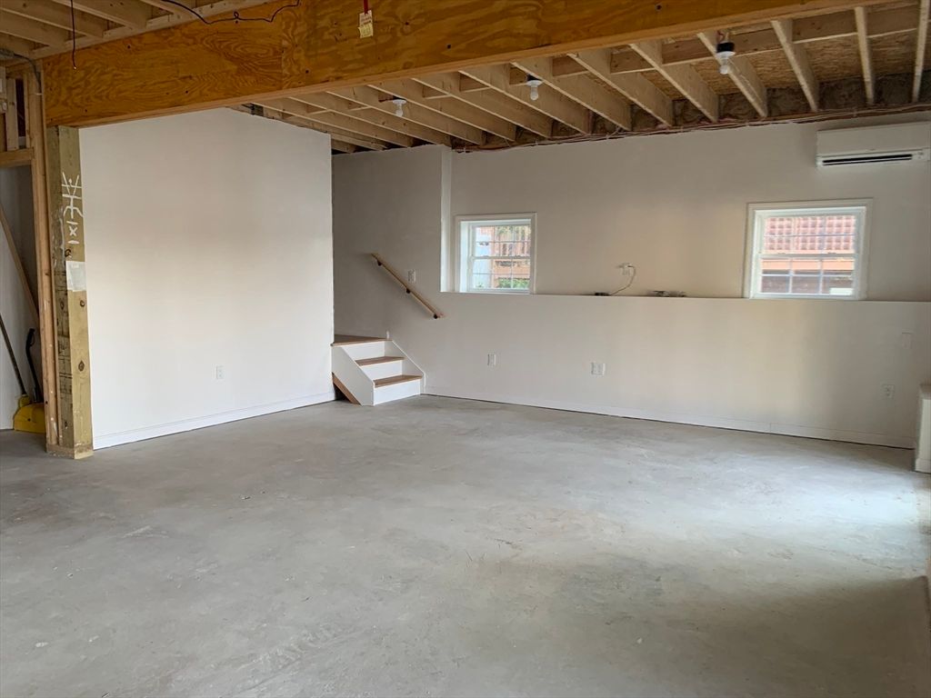 Empty room, Interior, Wooden Beams, Wooden Ceilings