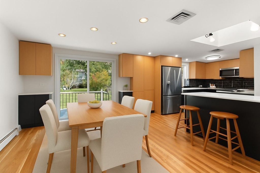 Dining room, Interior, Kitchen, Recessed Lighting, Wood Texture Flooring