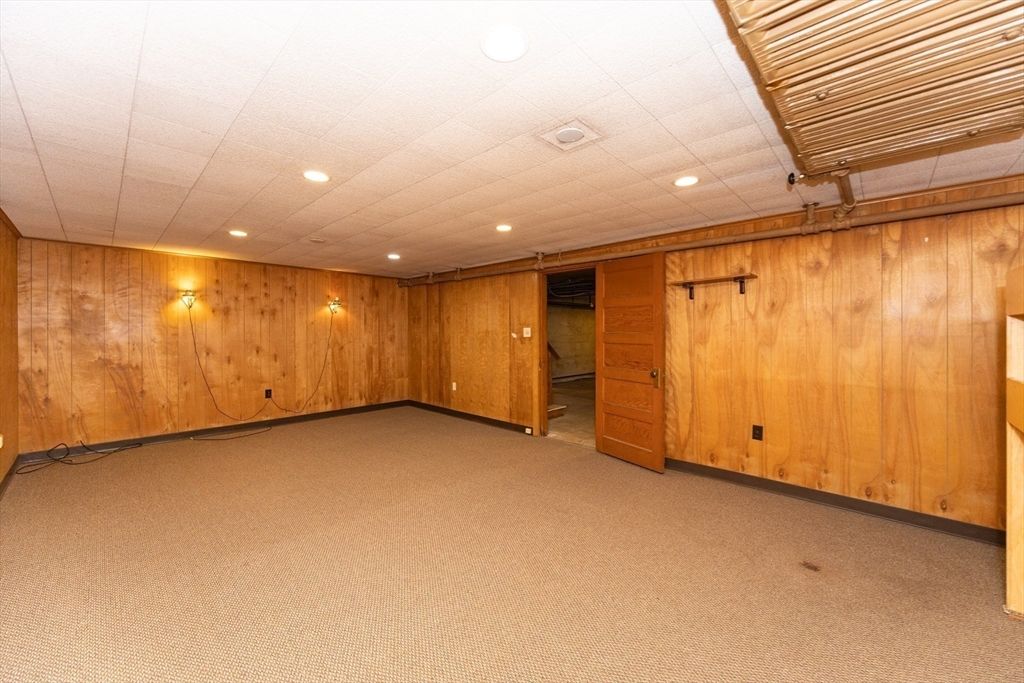 Empty room, Interior, Recessed Lighting, Wooden Walls