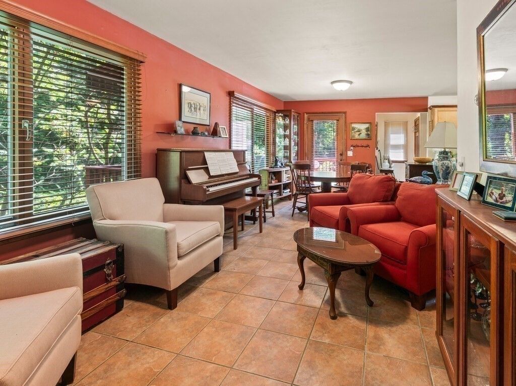 Interior, Living room, Piano