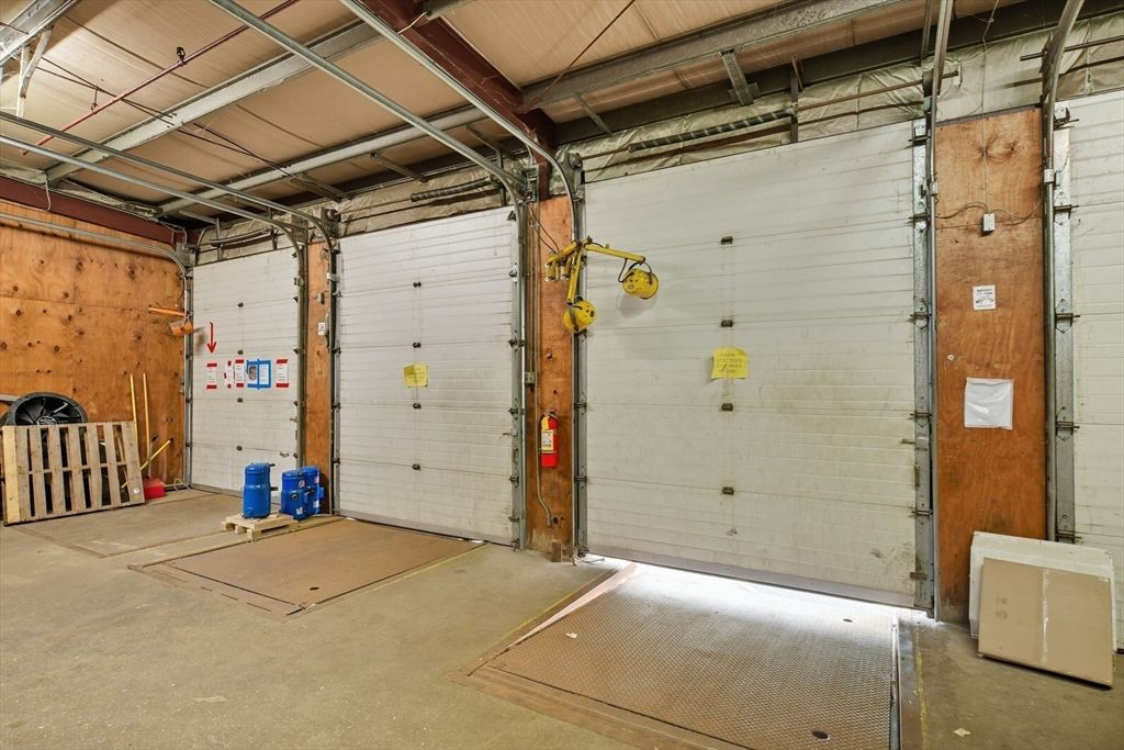 Garage, Interior