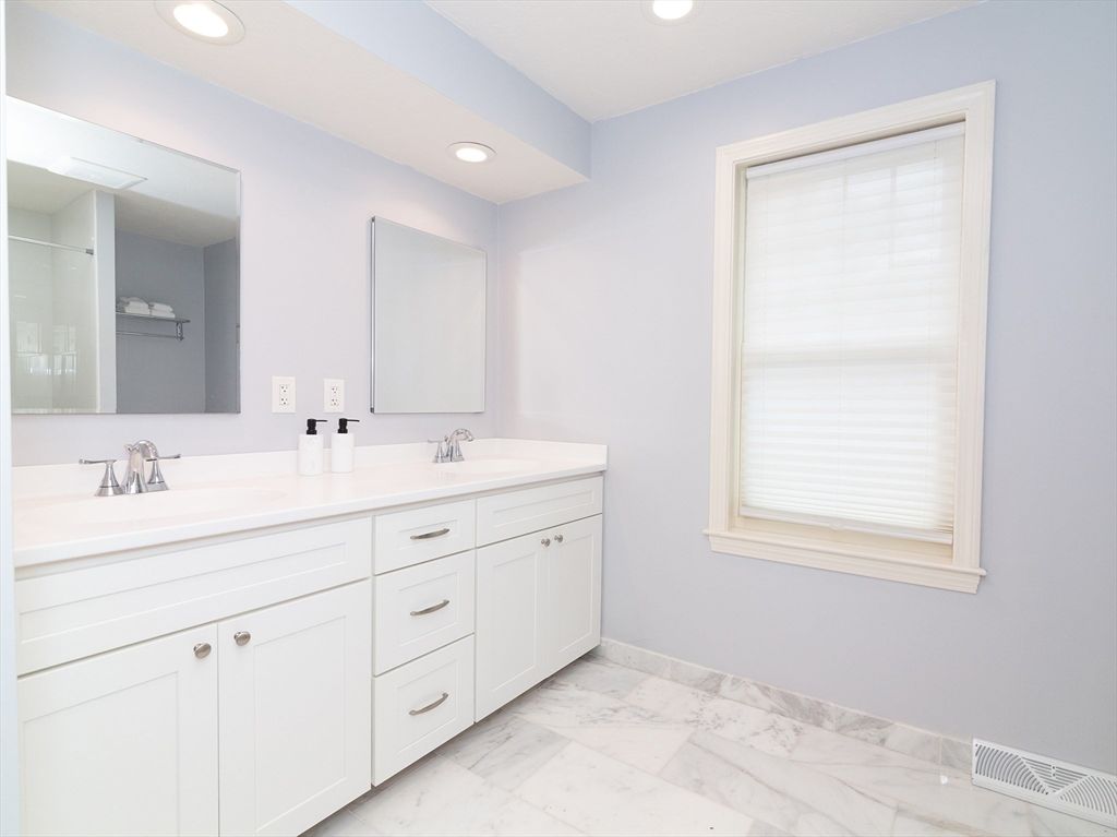 Bathroom, Dual Sink Vanities, Interior, Marble, Recessed Lighting
