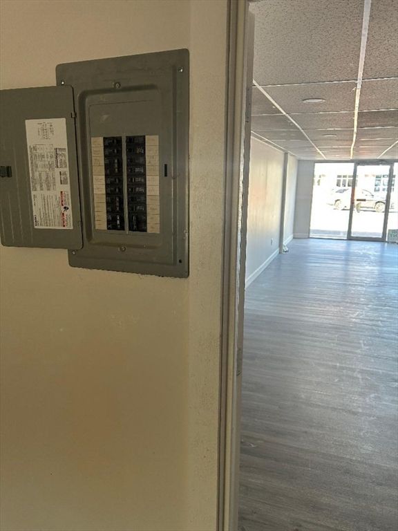 Elevator, Interior, Wood Texture Flooring