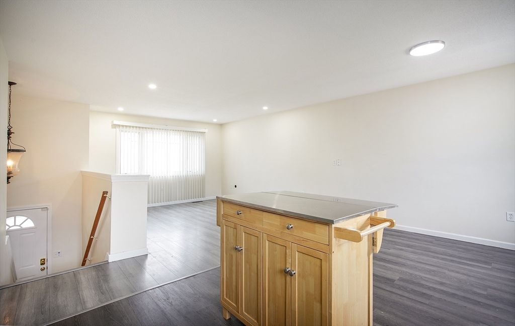 Empty room, Interior, Pendant Lights, Recessed Lighting, Wood Texture Flooring