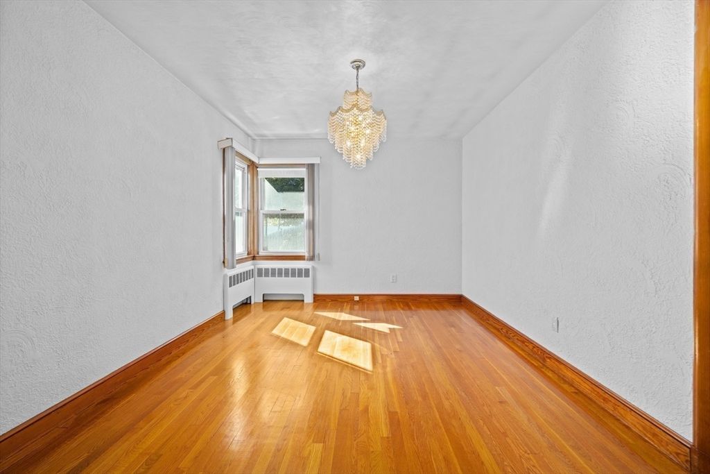 Chandelier, Empty room, Interior, Wood Texture Flooring