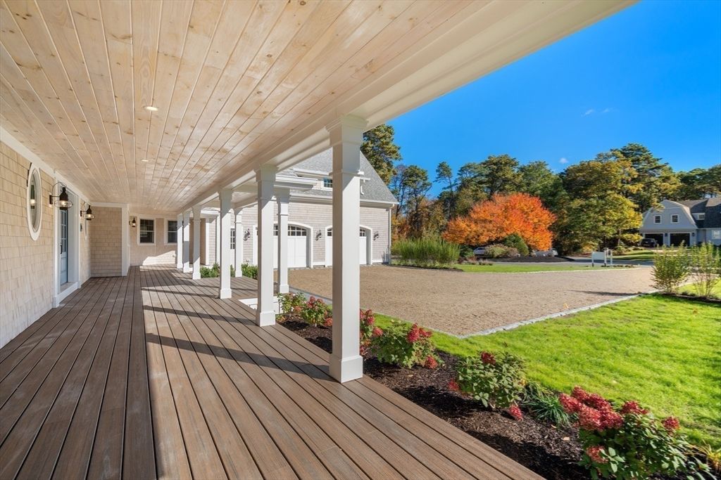 Backyard, Detached Garage, Exterior
