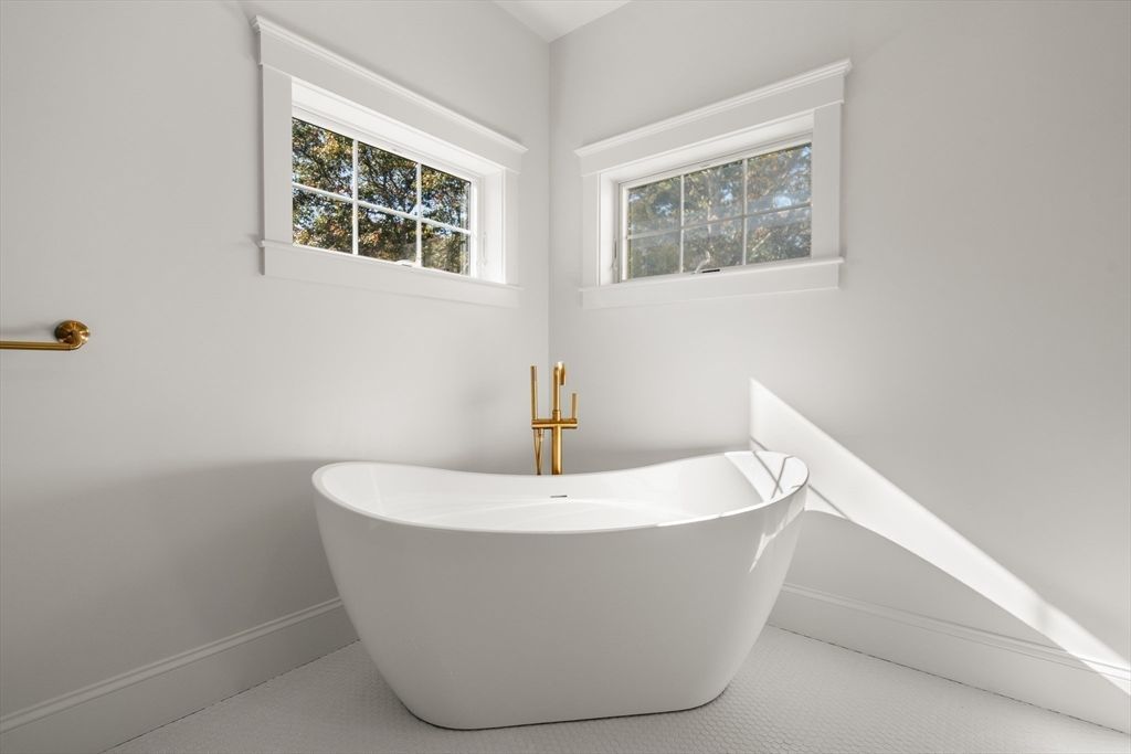 Bathroom, Free Standing Baths, Interior