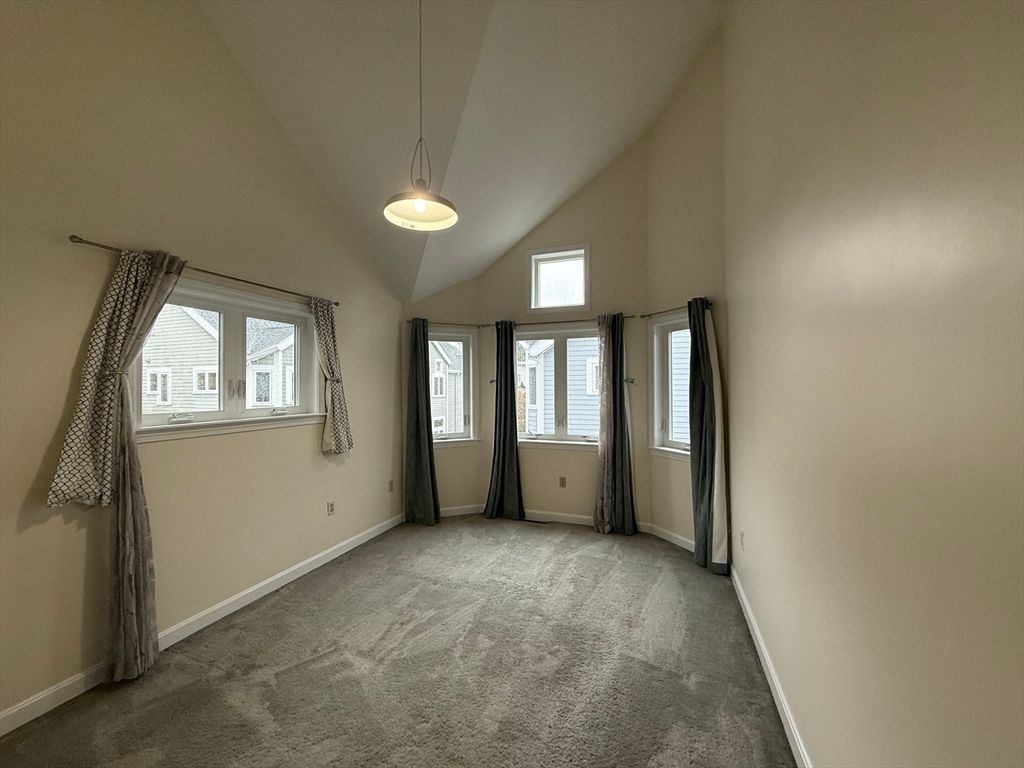 Empty room, Interior, Pendant Lights