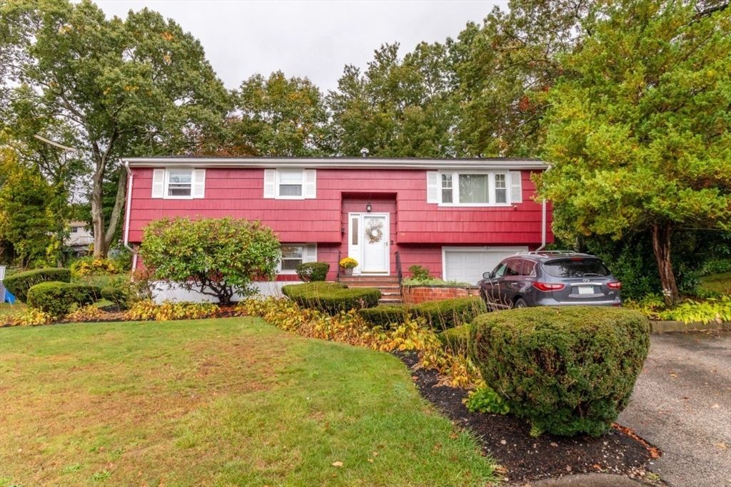 Attached, Exterior, Facade, Raised Ranch