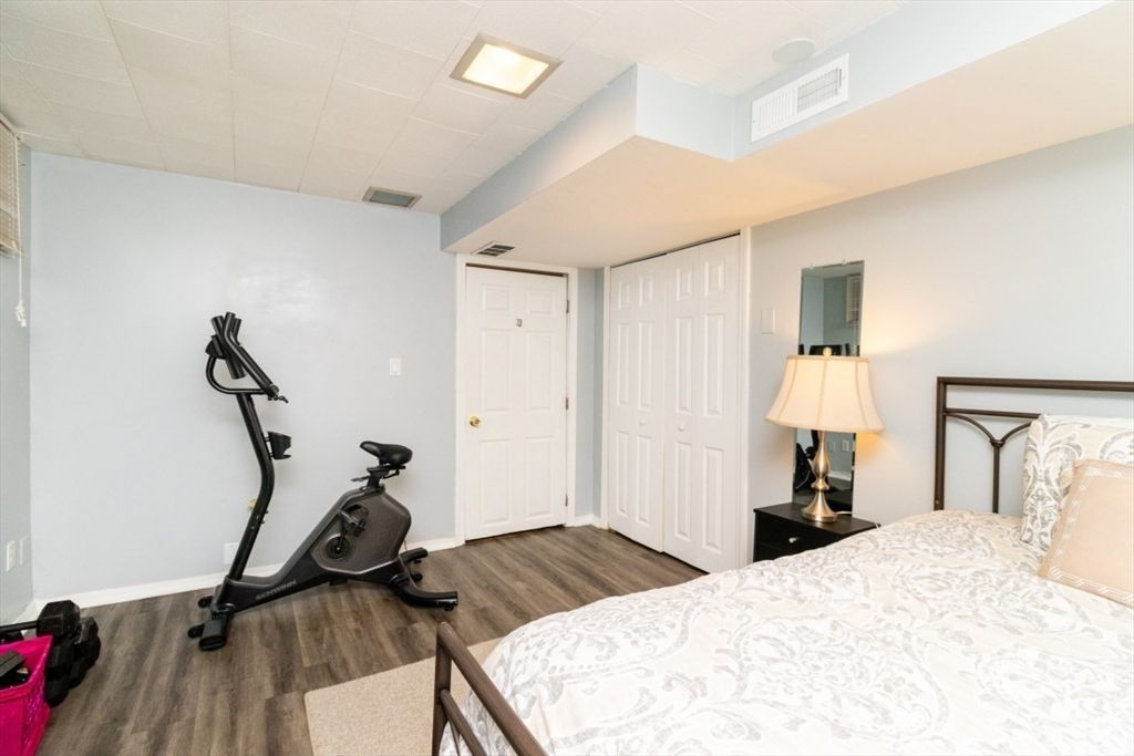 Bedroom, Fitness Equipment, Interior, Recessed Lighting, Wood Texture Flooring