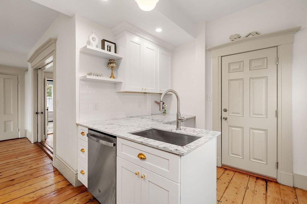 Interior, Kitchen, Recessed Lighting, Wood Texture Flooring