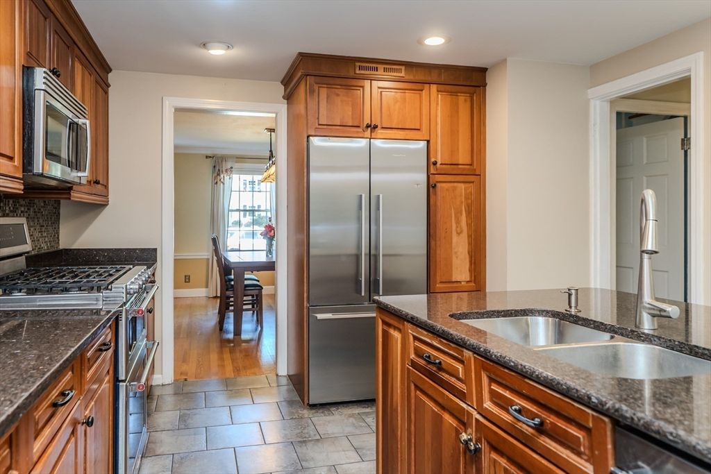 Dining room, Interior, Kitchen, Recessed Lighting, Wood Texture Flooring