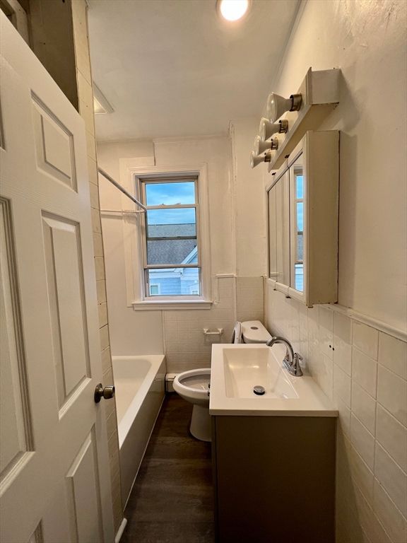 Bathroom, Interior, Recessed Lighting, Wood Texture Flooring