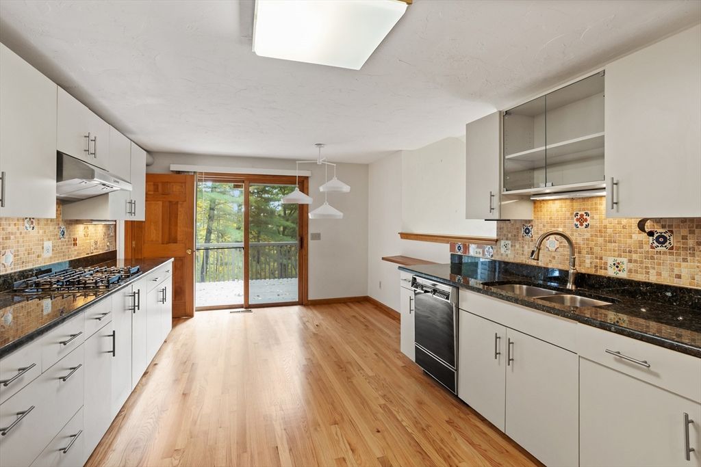 Interior, Kitchen, Pendant Lights, Wood Texture Flooring
