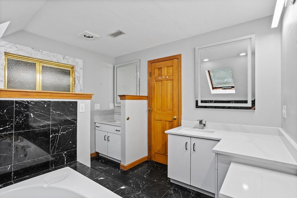 Bathroom, Interior, Marble, Marble Walls, Recessed Lighting