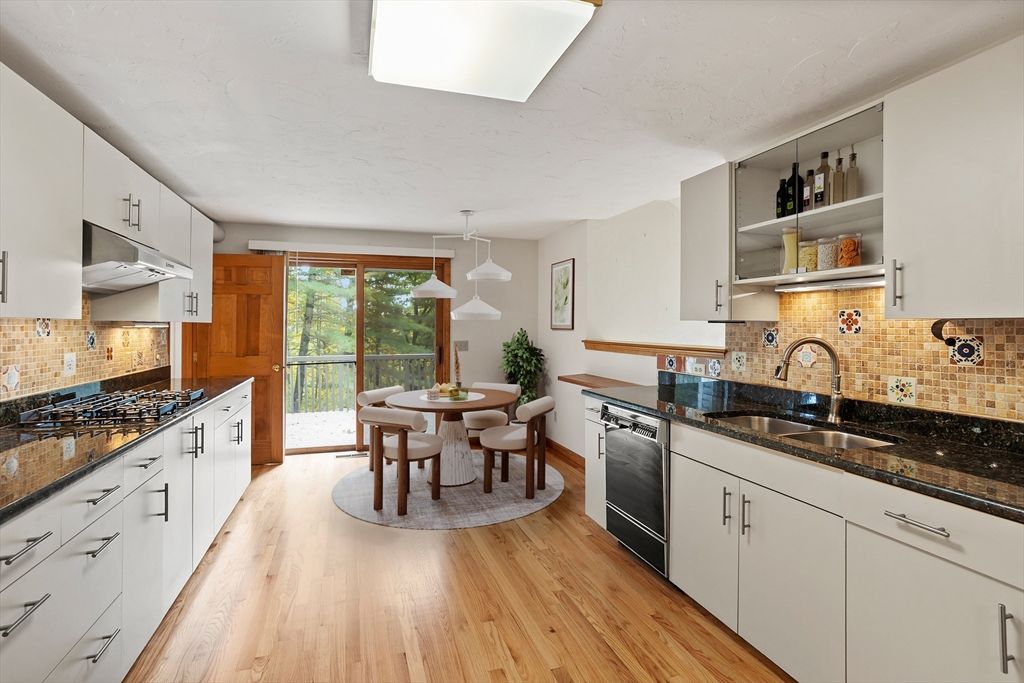 Dining room, Interior, Kitchen, Pendant Lights, Wood Texture Flooring