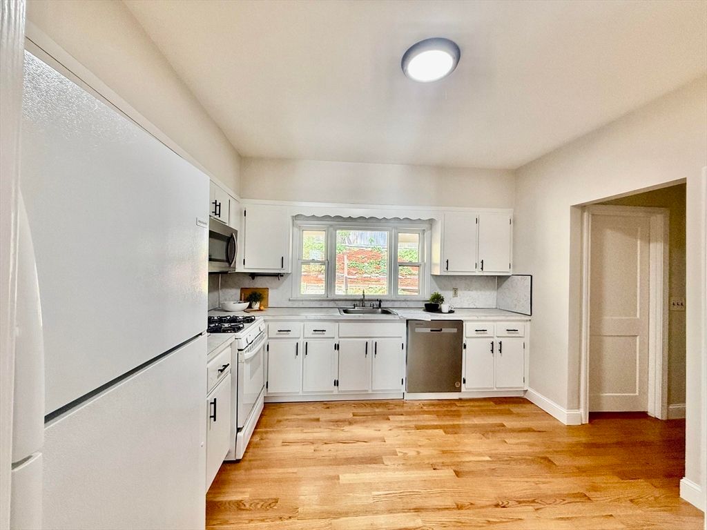 Interior, Kitchen, Wood Texture Flooring