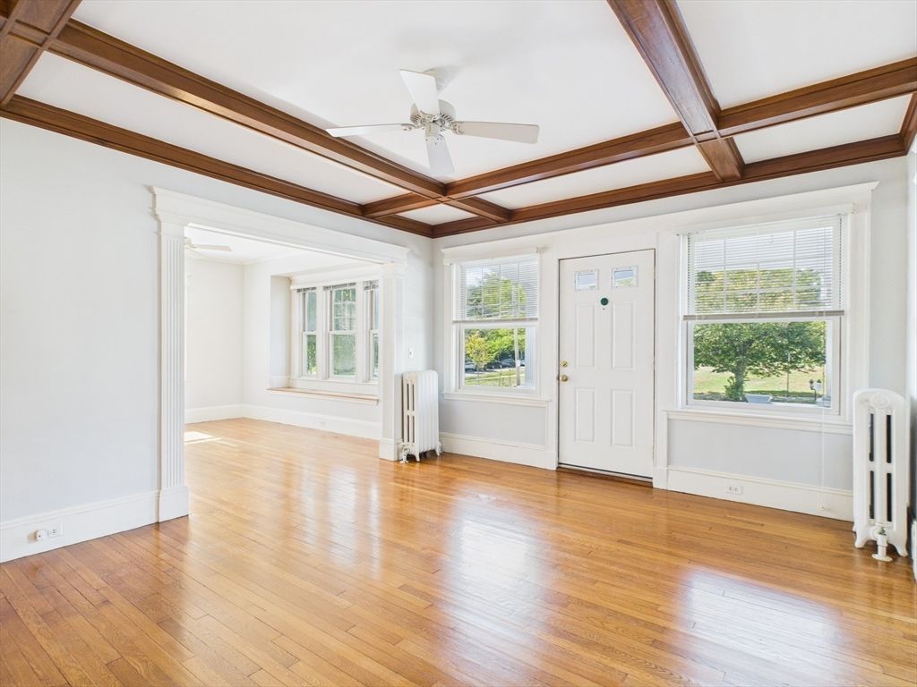 Empty room, Interior, Wooden Beams, Wood Texture Flooring