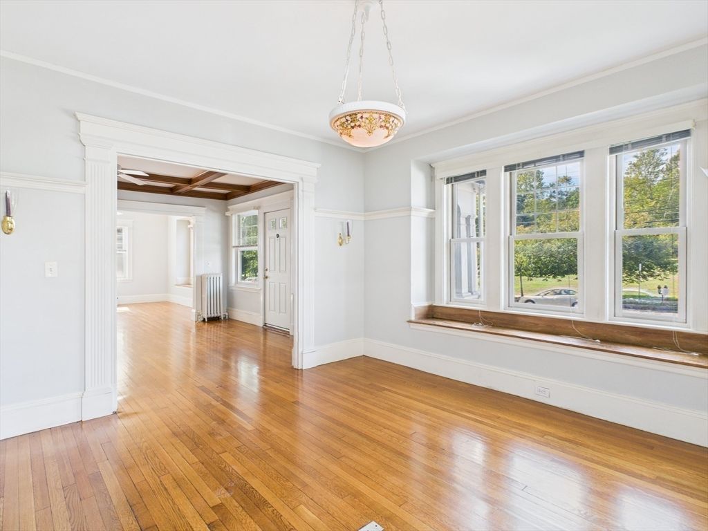 Empty room, Interior, Pendant Lights, Wooden Beams, Wood Texture Flooring