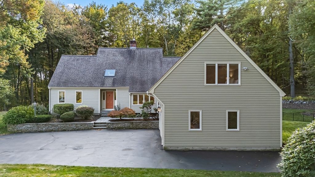 Exterior, Facade, Cape Cod