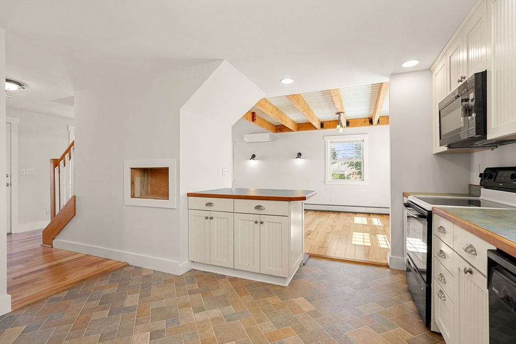 Interior, Kitchen, Recessed Lighting, Stainless Steel Appliances, Wooden Beams, Wooden Ceilings
