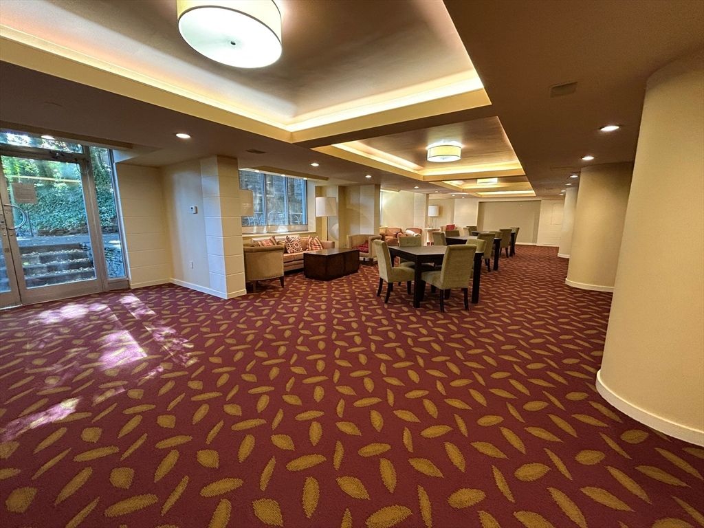 Dining room, Interior, Recessed Lighting