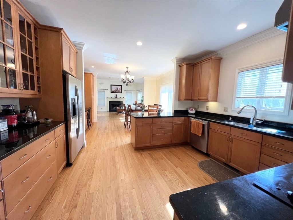 Chandelier, Dining room, Interior, Kitchen, Recessed Lighting, Stainless Steel Appliances, Wood Texture Flooring