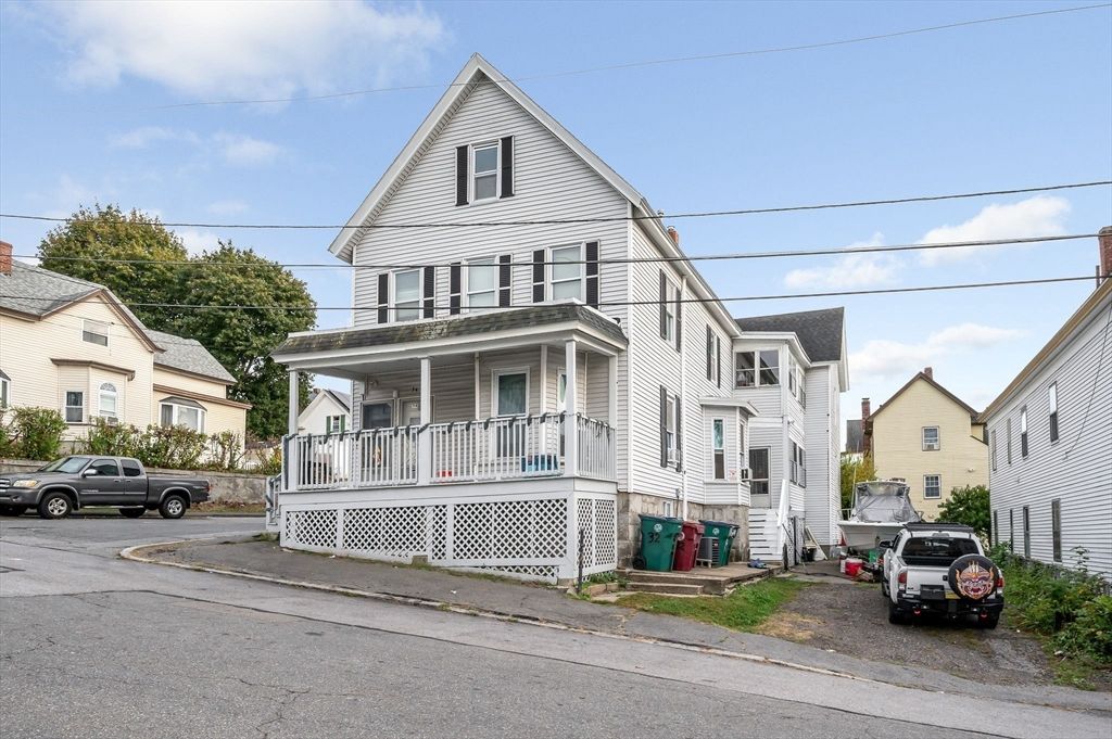 Exterior, Facade, Queen Anne Victorian