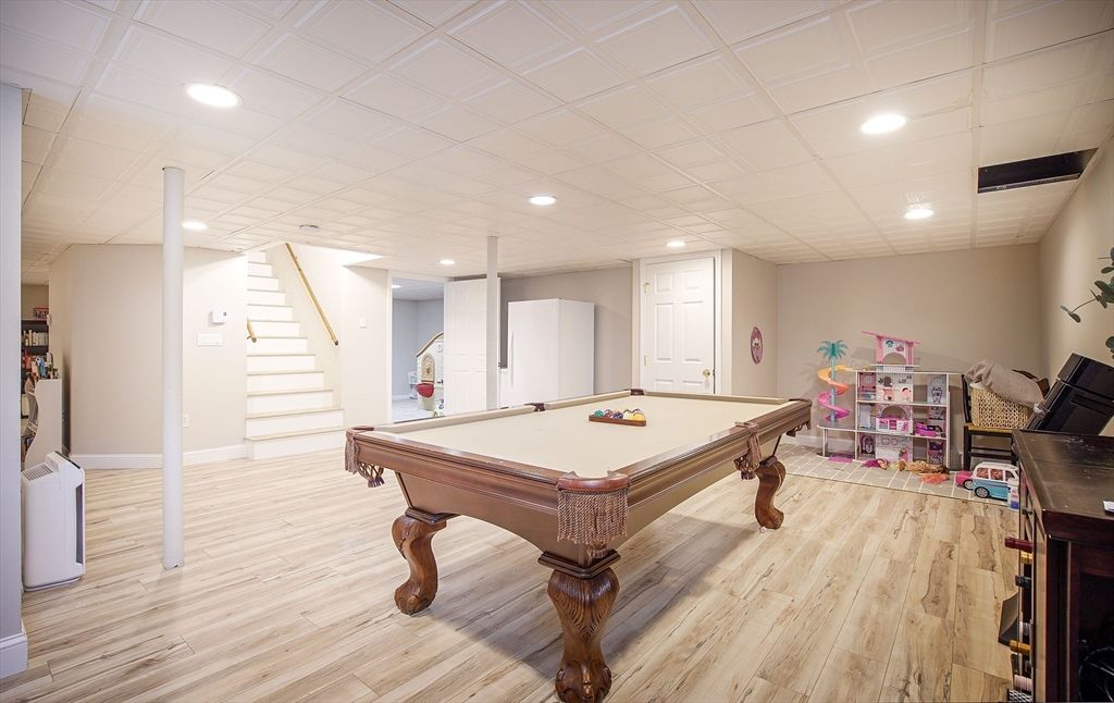 Billiard Table, Game Room, Interior, Recessed Lighting, Wood Texture Flooring