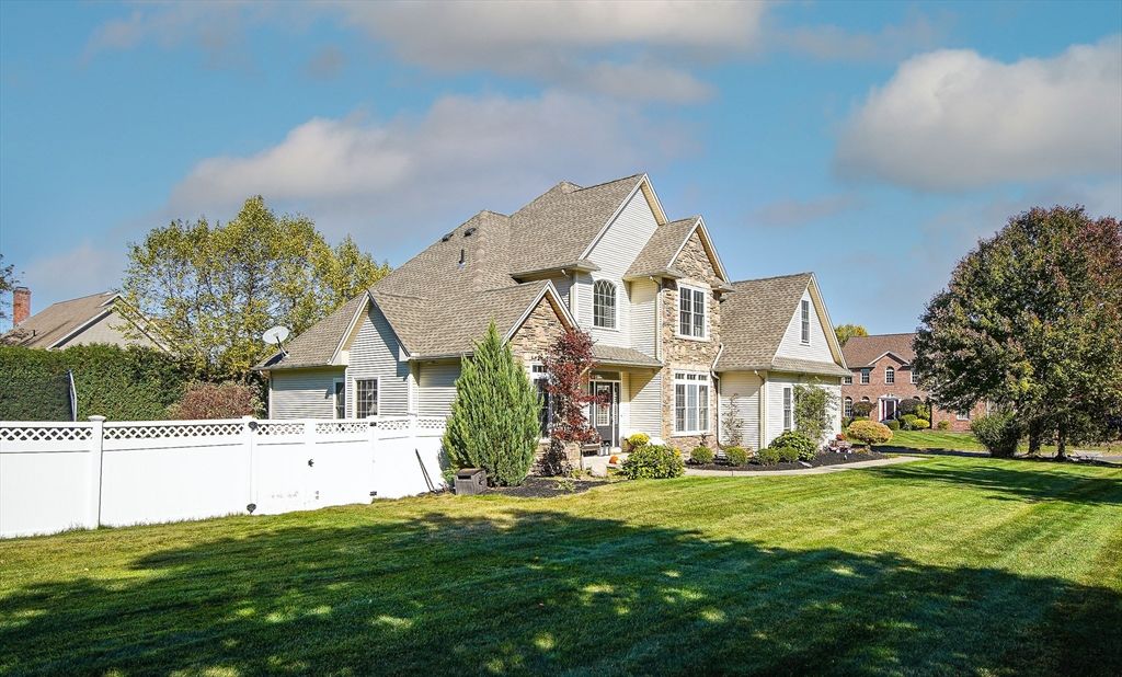 Backyard, Exterior, Facade, Queen Anne Victorian