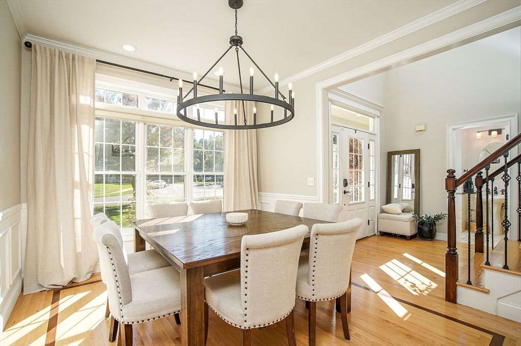 Chandelier, Dining room, Interior, Pendant Lights, Recessed Lighting, Wood Texture Flooring