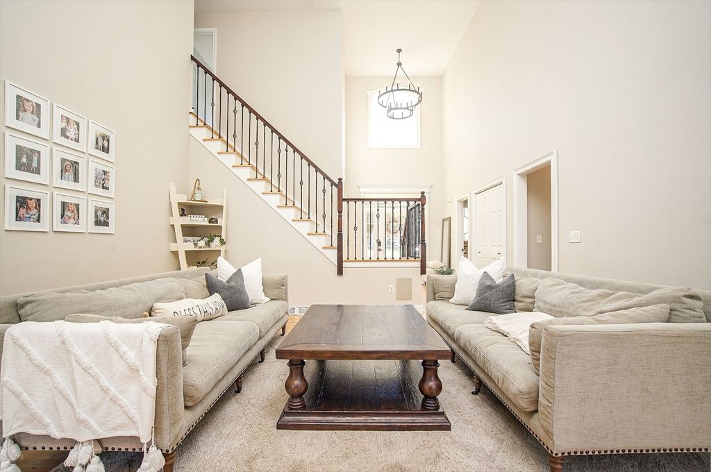 Interior, Living room, Pendant Lights