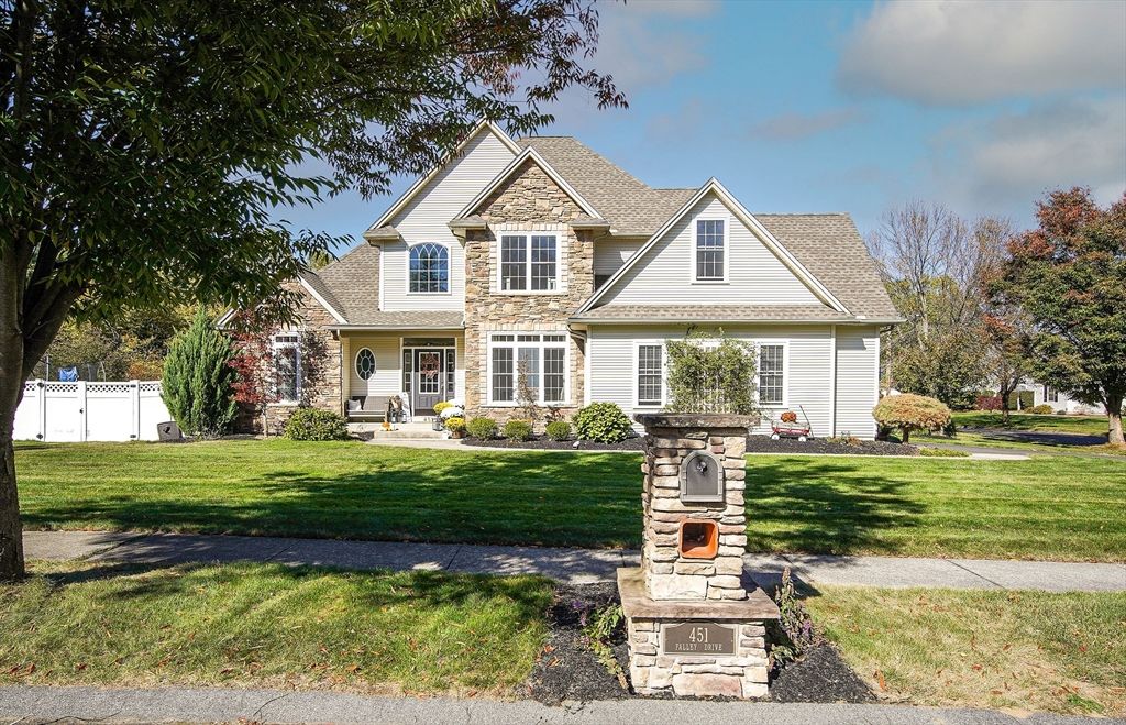 Exterior, Facade, Cape Cod
