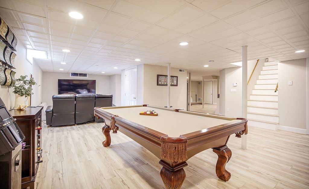 Billiard Table, Game Room, Interior, Living room, Recessed Lighting, Wood Texture Flooring