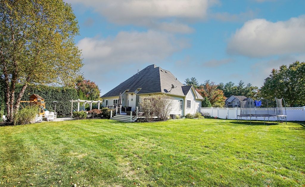 Backyard, Exterior, Playground