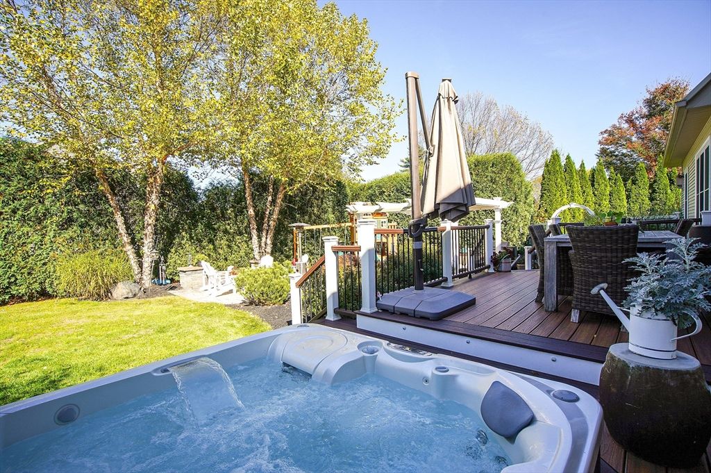 Backyard, Exterior, Hot Tub